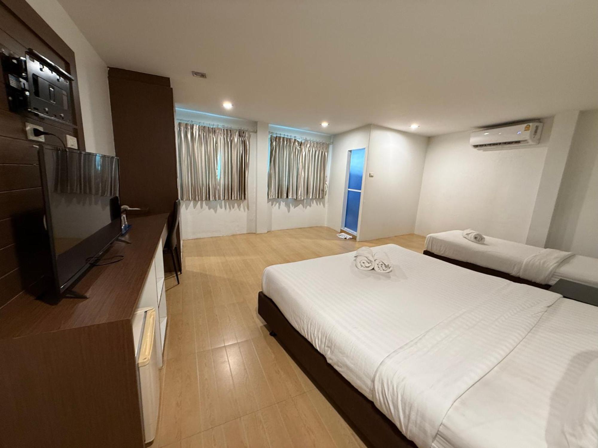 Bed By Cruise Hotel At Samakkhi-Tivanont Nonthaburi Exterior photo